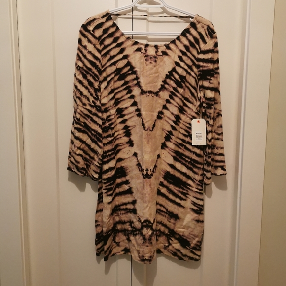 Billabong mini dress (runs small) - Picture 2 of 6